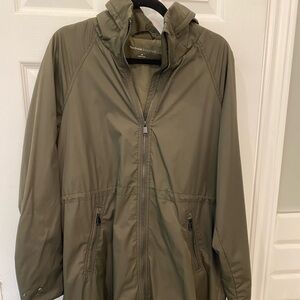 Aritzia Group by Babaton Raindrop Jacket size M